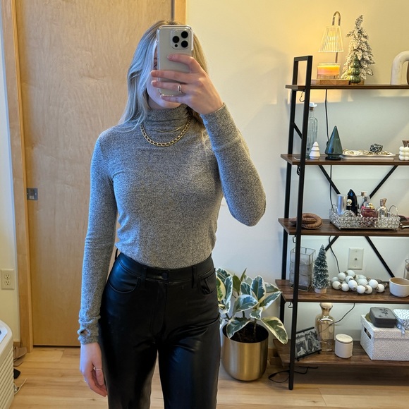 PacSun Turtleneck Sweater - Picture 5 of 7